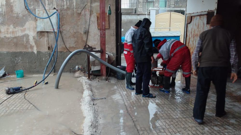 امدادرسانی به 49 متاثر از سیل و آبگرفتگی در تنگستان